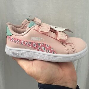 PUMA Unisex-Child Smash 2 Hook and Loop Sneaker Size 8